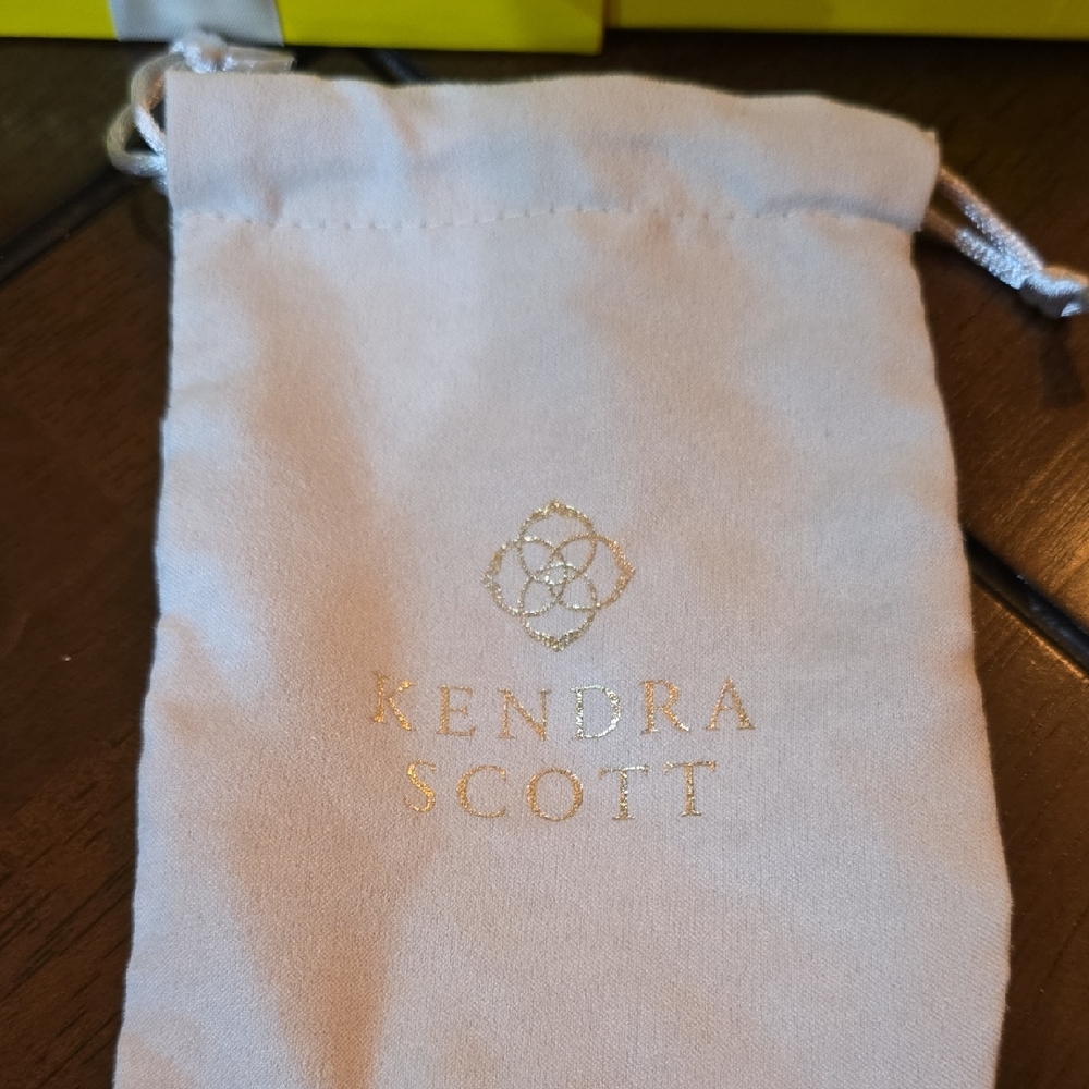 Kendra Scott Bracelet - Picture 3 of 6